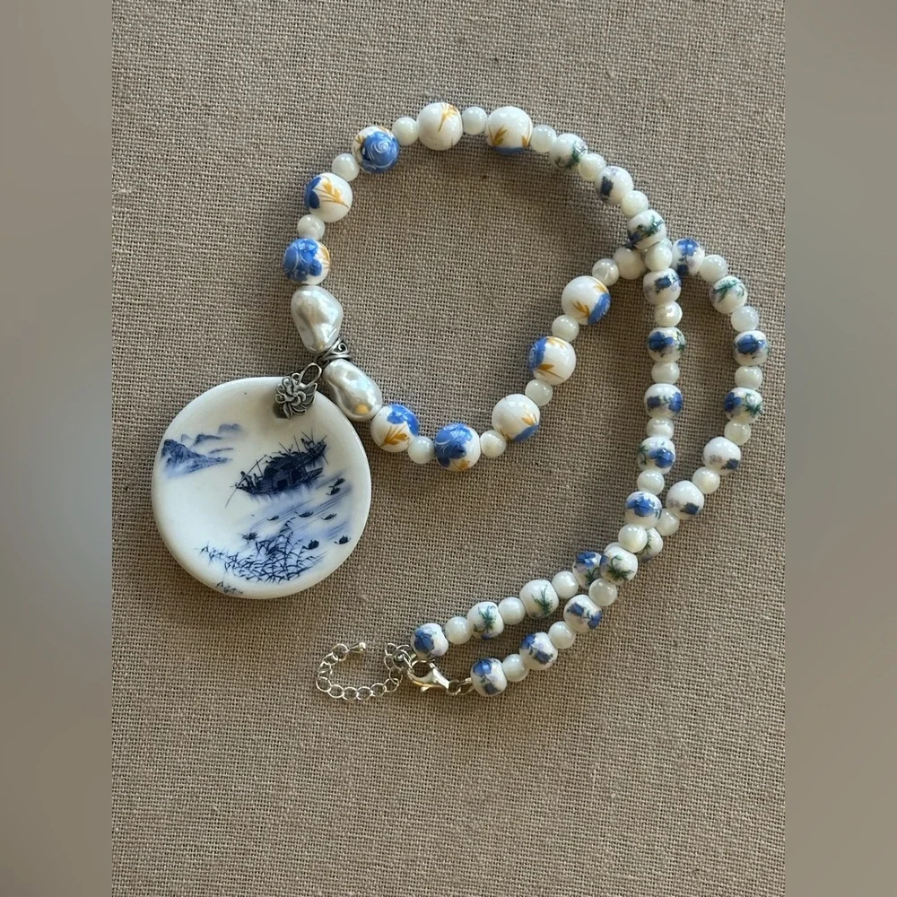 22 inch Porcelain and Pearls bead necklace NWOT - Picture 2 of 14
